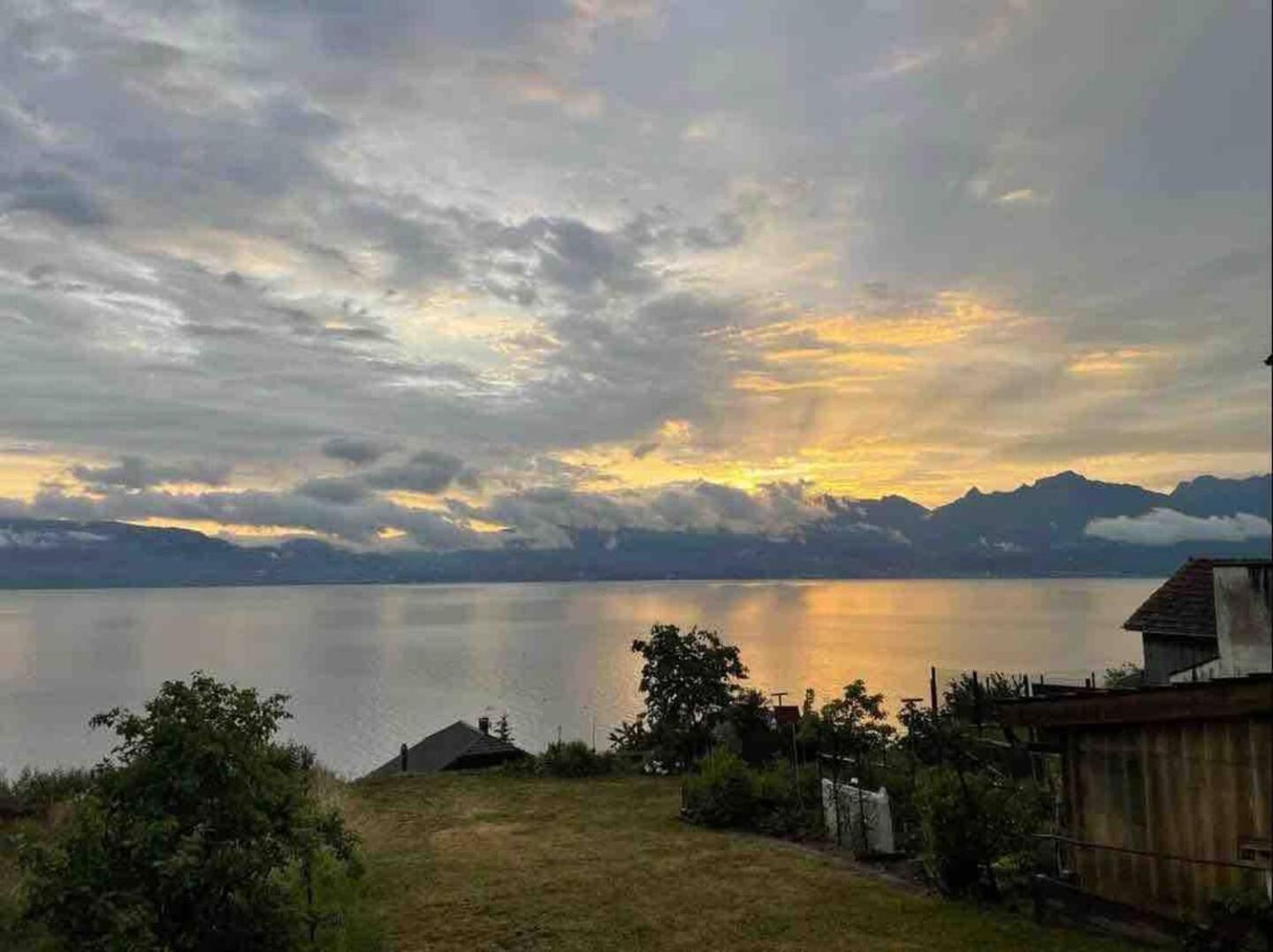 Chez Malou & Hugo Vue Lac Proche Suisse & Stations ! แซงต์-แชงเกิฟ ภายนอก รูปภาพ